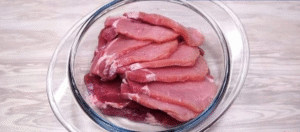 Raw pork slices with potato filling for baked pork rolls recipe