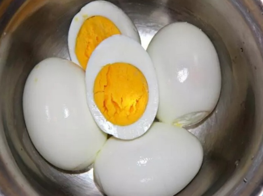 Easy Boiled Egg Peeling Tricks ready to serve