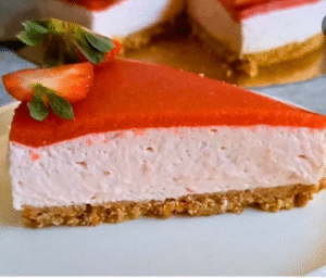 No-bake strawberry cheesecake topped with fresh strawberries