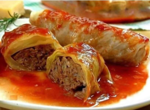 easy stuffed cabbage rolls recipe with tomato sauce